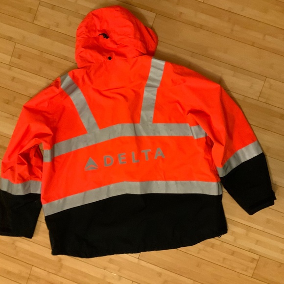 Delta Airlines Waterproof Hooded Reflective Jacket Size XXL (by Lands End) - Picture 2 of 13